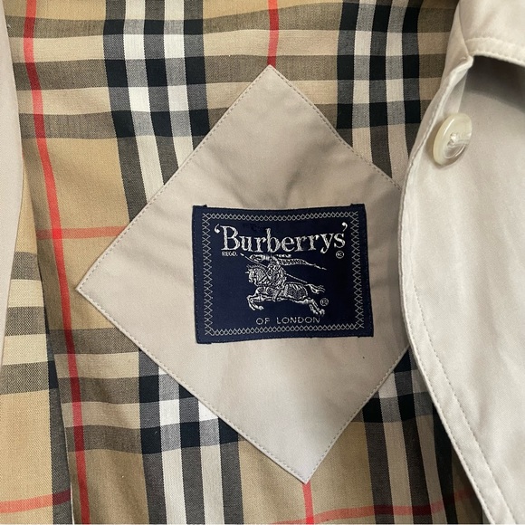 Vintage Burberry Khaki Trench Button Coat with Removable Hood Size Large (12) - Picture 4 of 15
